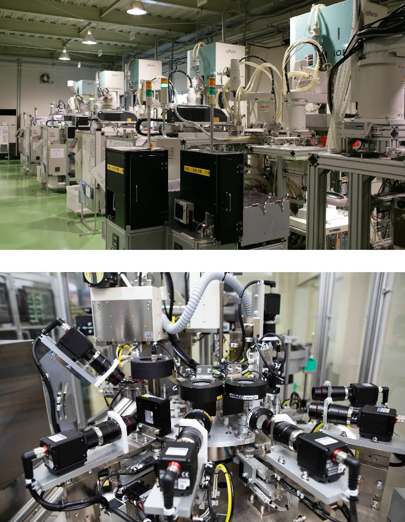 Photographs of an automatic molding machine and an automatic inspection machine, which are production facilities for molded filters